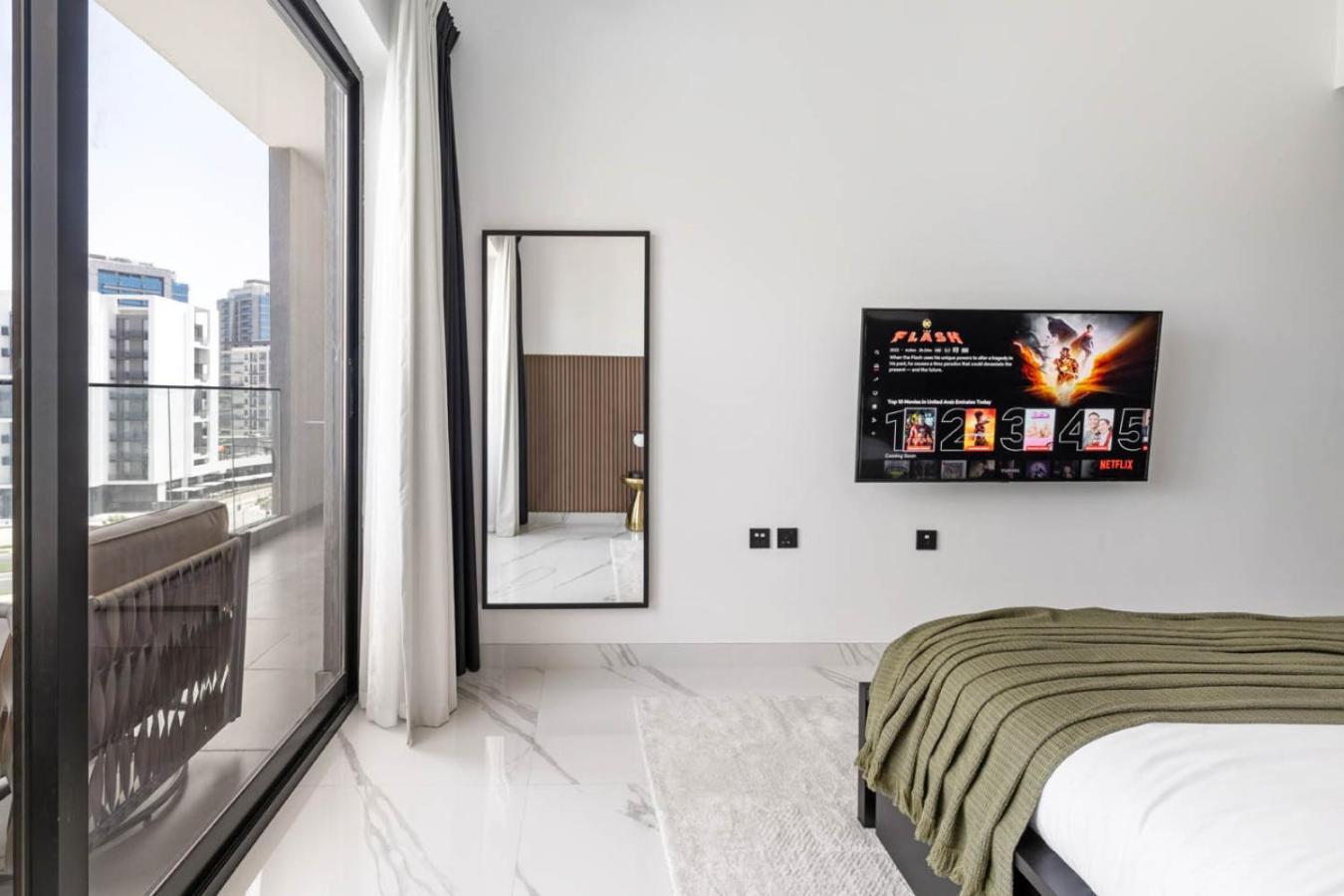 New 1br With Full Balcony Gym Pool And Sauna Apartment *