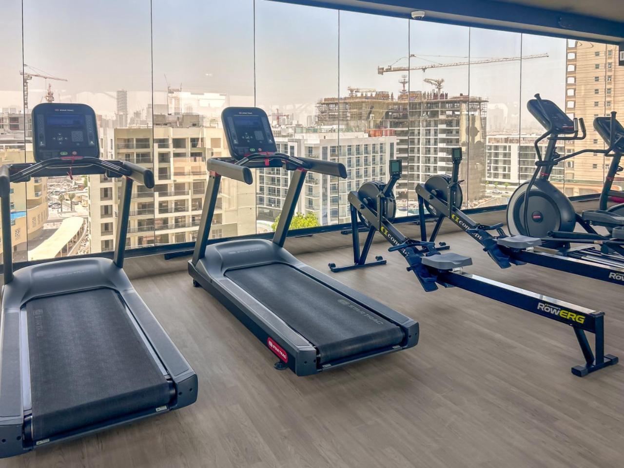 New 1br With Full Balcony Gym Pool And Sauna Apartment