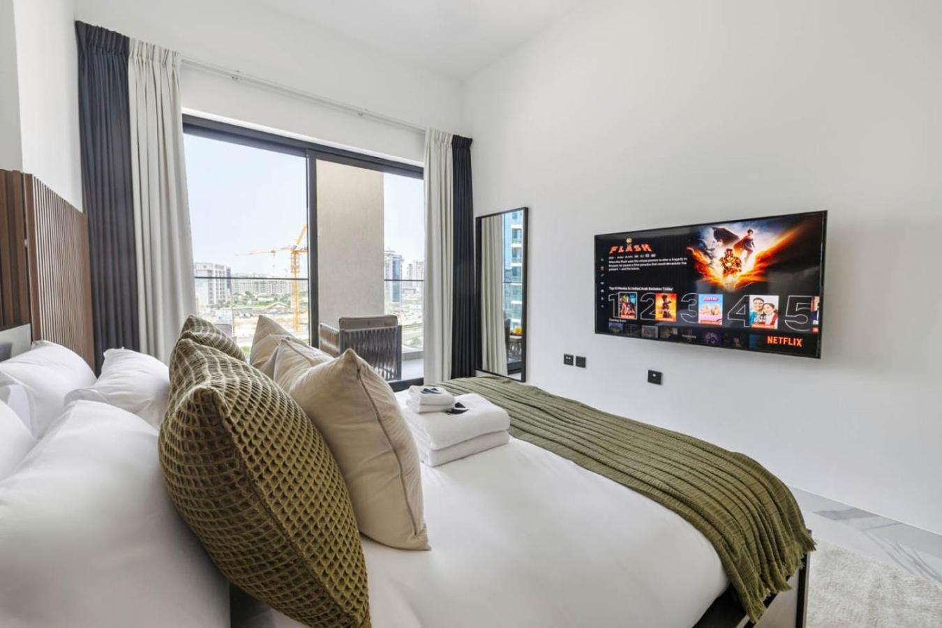New 1br With Full Balcony Gym Pool And Sauna Apartment *